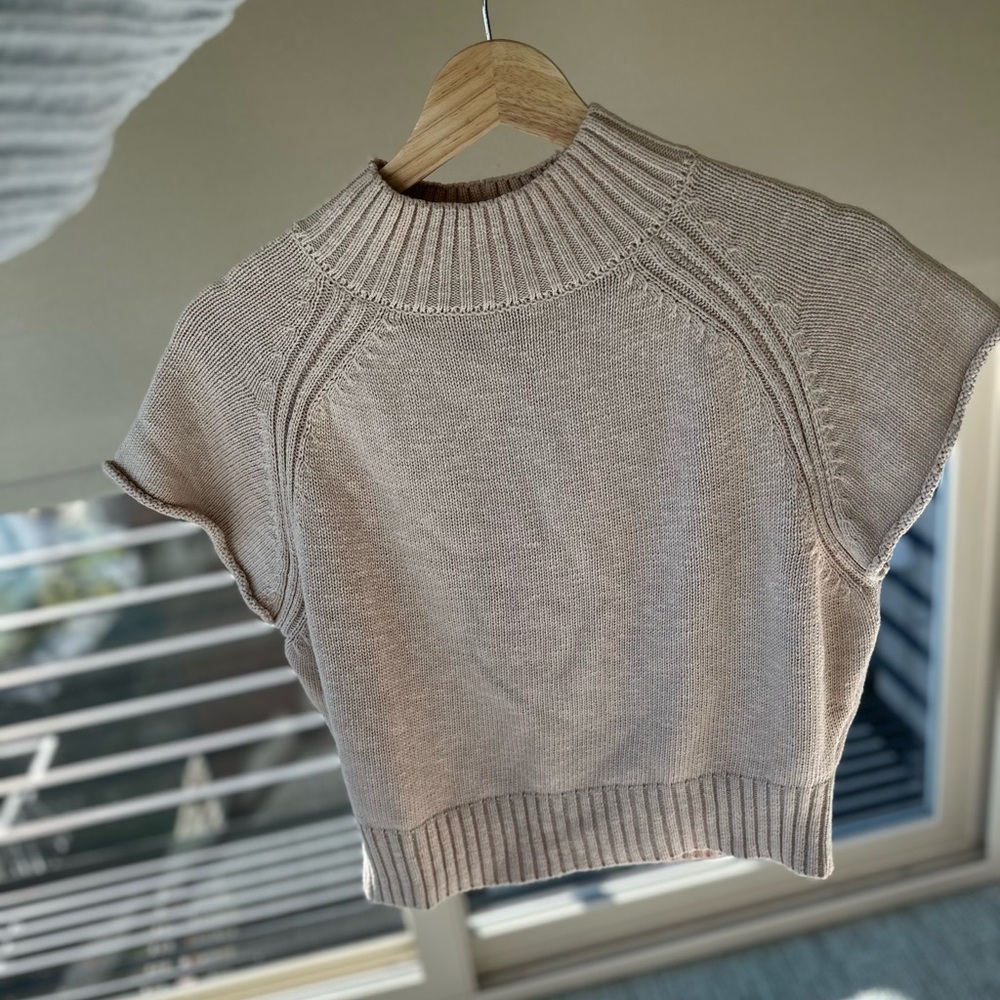 Les Lis collection 100% cotton short sleeved mock neck sweater size Small